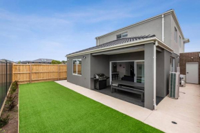 Amazing family home opposite a park & sleeps 10